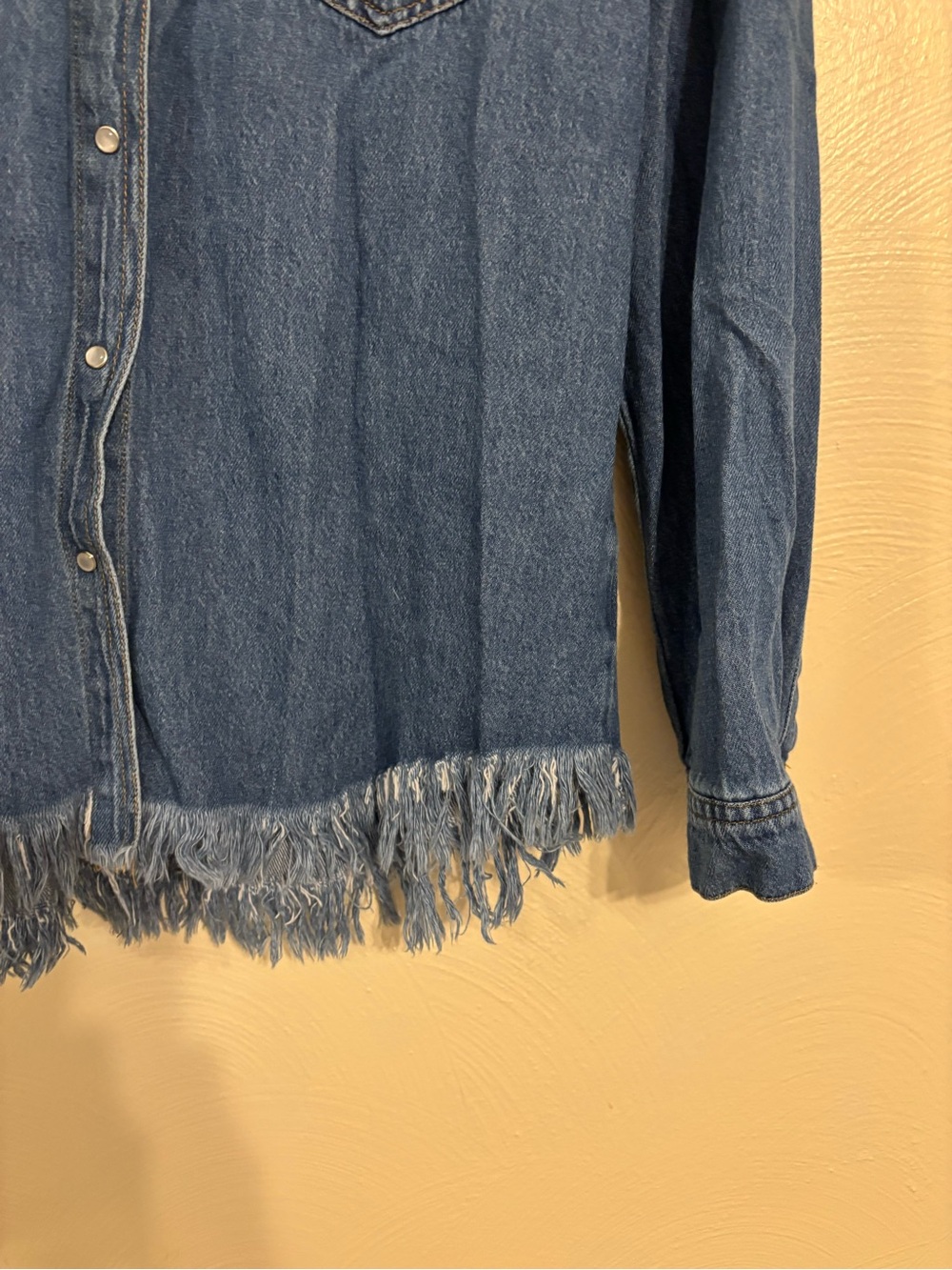Risen Denim Shirt Women M Distressed Raw Fringe Hem Western Button Up - Picture 8 of 9